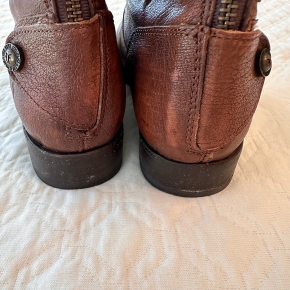 Frye Melissa Button Back Zip boots -size 7.5- Brown - Picture 4 of 5